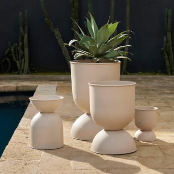 Hourglass Beige Réversible – Pot de fleurs Ferm Living