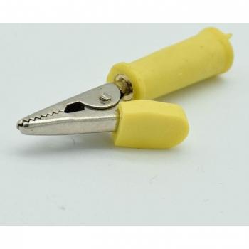 Set de 4 Pinzas Aislantes Caimán con Enchufe de 4 mm
