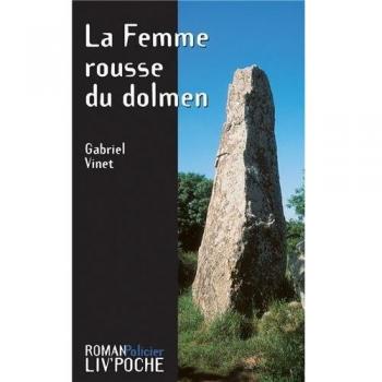 La femme rousse du dolmen