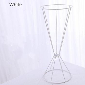Centro de Mesa Dorado 70 cm – Estilo de Boda Elegante
