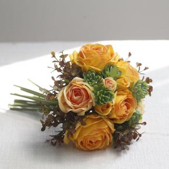 Boda Brillante: Bouquet de Flores Artificiales en Rosa