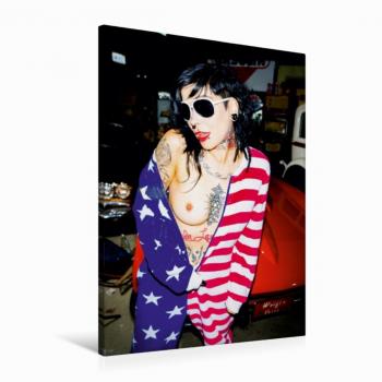 Lola Las Vegas präsentiert: CALVENDO Premium Textil‑Leinwand 60×90 cm „Make America Great Again“