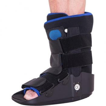Bota ortopédica para pie fracturado
