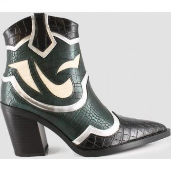 Botines de mujer negros tipo camperos con estampado MIEL