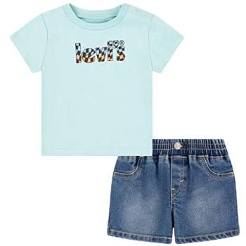 Estilo Levi’s Short + T-Shirt