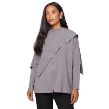 Mid‑Size Grey Layered Scarf