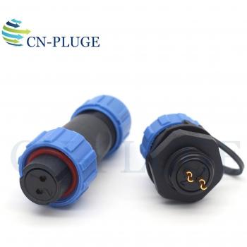 Conector de 13mm para montaje en panel, serie SP13, IP67