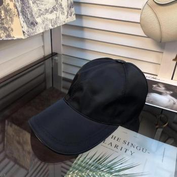 Gorra deportiva de nailon con visera