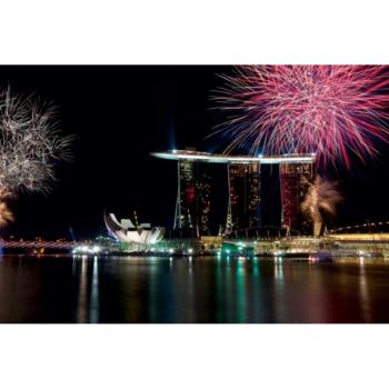 CALVENDO Premium Textil-Leinwand 75 x 50 cm Quer-Format Feuerwerk über der Marina Bay, Wandbild von Ralf Wittstock