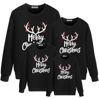 Pulls de Noël en famille