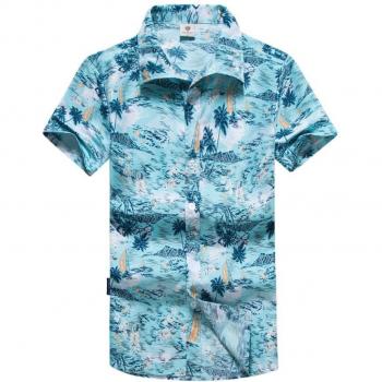 Chemise estivale bleue à motifs
