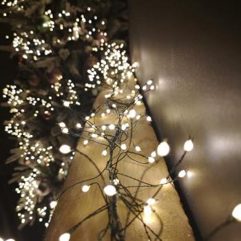 Samuel Alexander 1.8m Warm White Green LED Garland – Timer