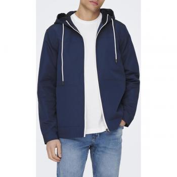 Chaqueta Only & Sons con capucha y diseño ligero, modelo ONSMATT