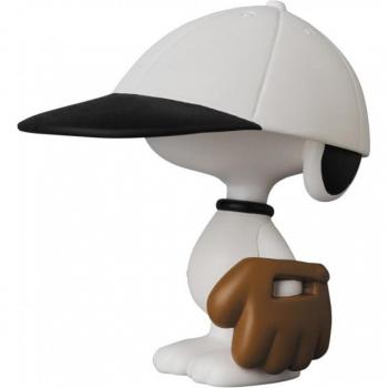 Snoopy im Baseball-Outfit
