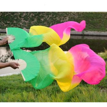 Abanico de tela vibrante para danza femenina