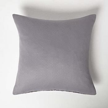 Coussin à motif chevrons gris 45 cm