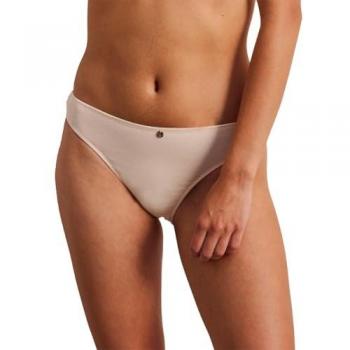 Evelyn’s Delicate Daily Wear