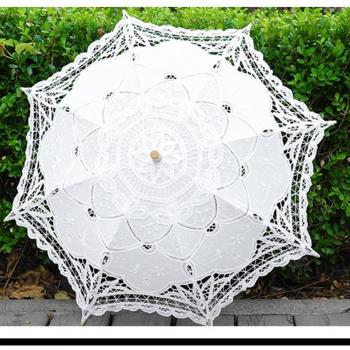 Parapluie de mariage en dentelle beige