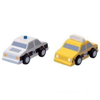 Mini taxi jaune et véhicule de police en bois