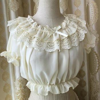 Blusa Semitransparente con Volantes de Encaje