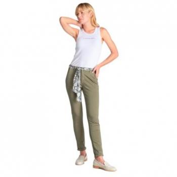 Damen Chinohose Dyli mit Gürtel in Grün