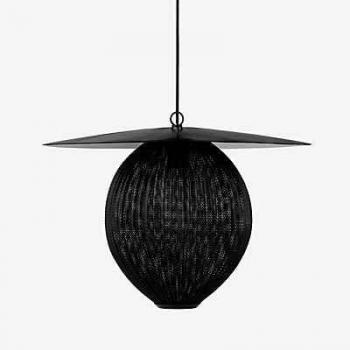 Suspension d’angle Satellite Gubi – acier laqué 27,2 × 38,4 cm – câble noir 5 m