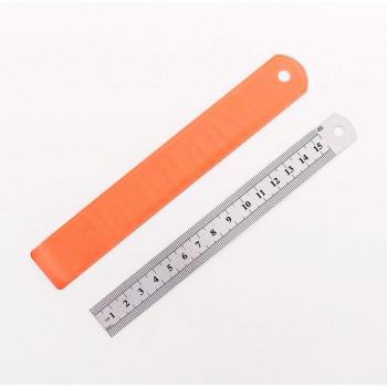 Regla Metálica para Estudiantes 15 cm – Calidad Duradera