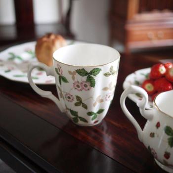 Berry Bliss Tea & Coffee Essentials