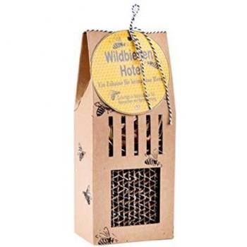 Naturfreundliches Wildbienen-Hotel