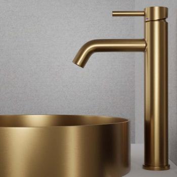 Euroshowers GmbH – High-End Badarmatur aus Edelstahl, PVD‑Beschichtet