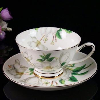 European Classic Flowered Mug & Plate Ensemble