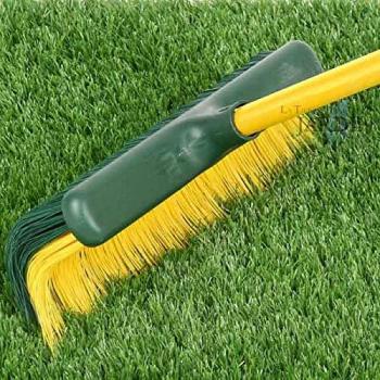 Cepillo con Mango Extensible de 0,8 a 1,4 m para Limpieza de Césped Artificial