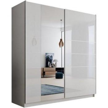 Stilvoller Schlafzimmer Schrank mit Spiegel