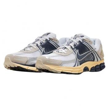 Nike Zoom Vomero 5 Baskets Homme taille 42