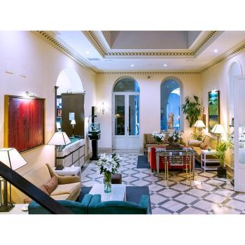 Relax en Casa Romana: Estancia con Bebida en el Rooftop