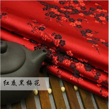 Jacquard damask rouge avec motif de fleurs