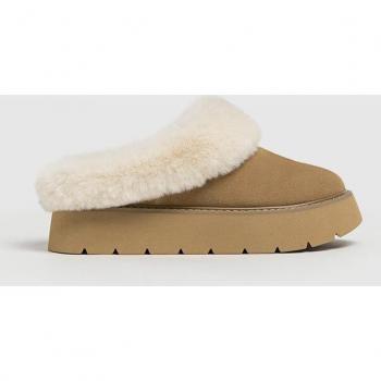 Stradivarius Beige Flat Leather Clogs with Faux Fur