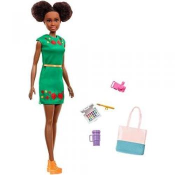 Barbie GBH92 Nikki Reisepuppe, Puppen Spielzeug ab 3 Jahren