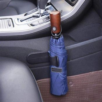 Clip de fixation pour accessoires de voiture