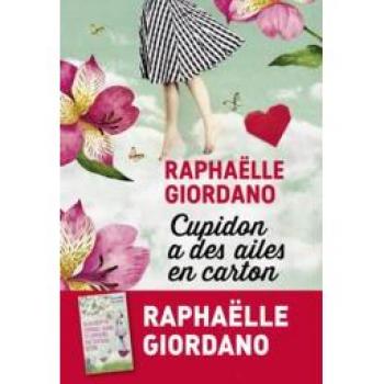 Cupidon A Des Ailes En Carton