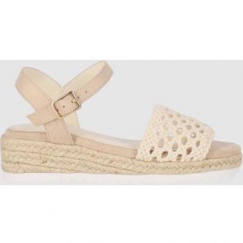 Alpargatas Chika10 Kids Sierna 11 beige con cierre de hebilla y diseño natural