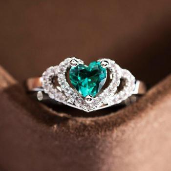 Women’s Engagement Ring with Heart-Shaped Green Zircon in Rose Gold