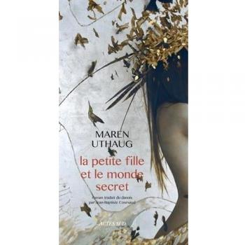 Figurine de la petite fille du monde secret