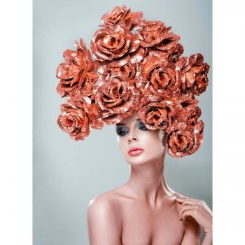 QUEENCE Fine Art Acrylic „Frau mit Blumenkapuze“, 2,4 cm Dicke