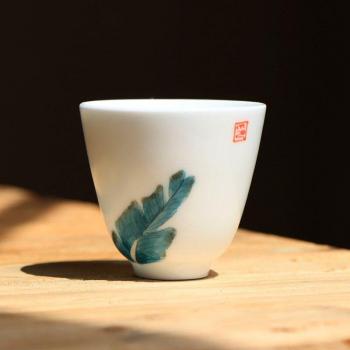 Tasse en céramique blanche artisanale