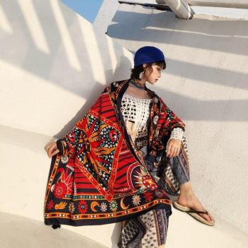 Bufanda con cuello y capa estilizada, estampado de moda otoño/primavera