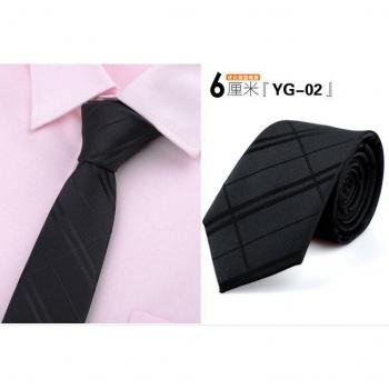 Accesorio de camisa: corbata a cuadros