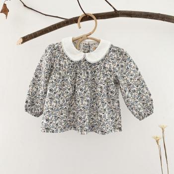 Camisa Blanca y Azul Floral