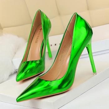 BIGTREE Glamouröse 10,5 cm High-Heels in Rot