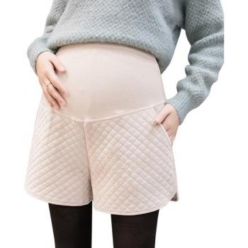 Stilvolle Stiefel-Hosen für Schwangere